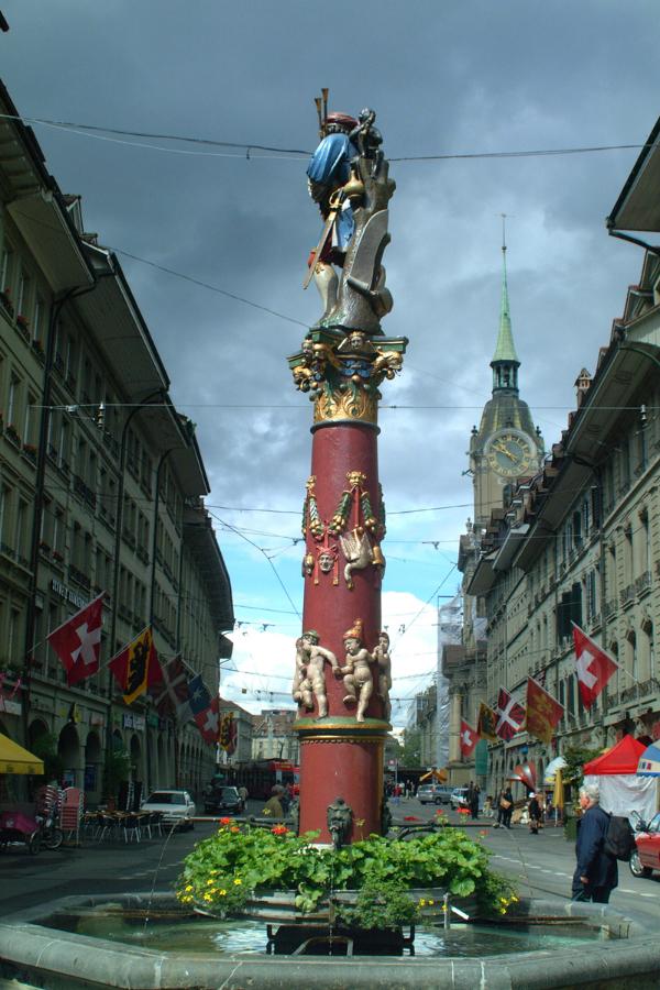 Piper fountain, Bern, Switzerland photo.