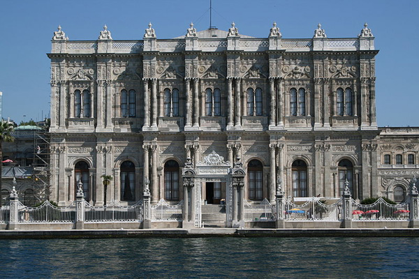Dolmabahce palace, Istanbul, Turkey photo